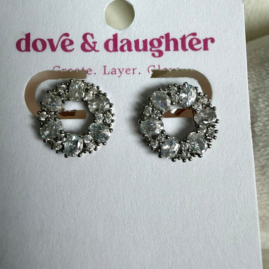 Round sparkle studs